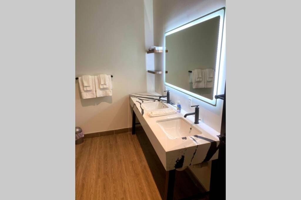 פיטסבורג 3E-*New* Apartment -5 Min From Downtown, Sleeps 4 מראה חיצוני תמונה